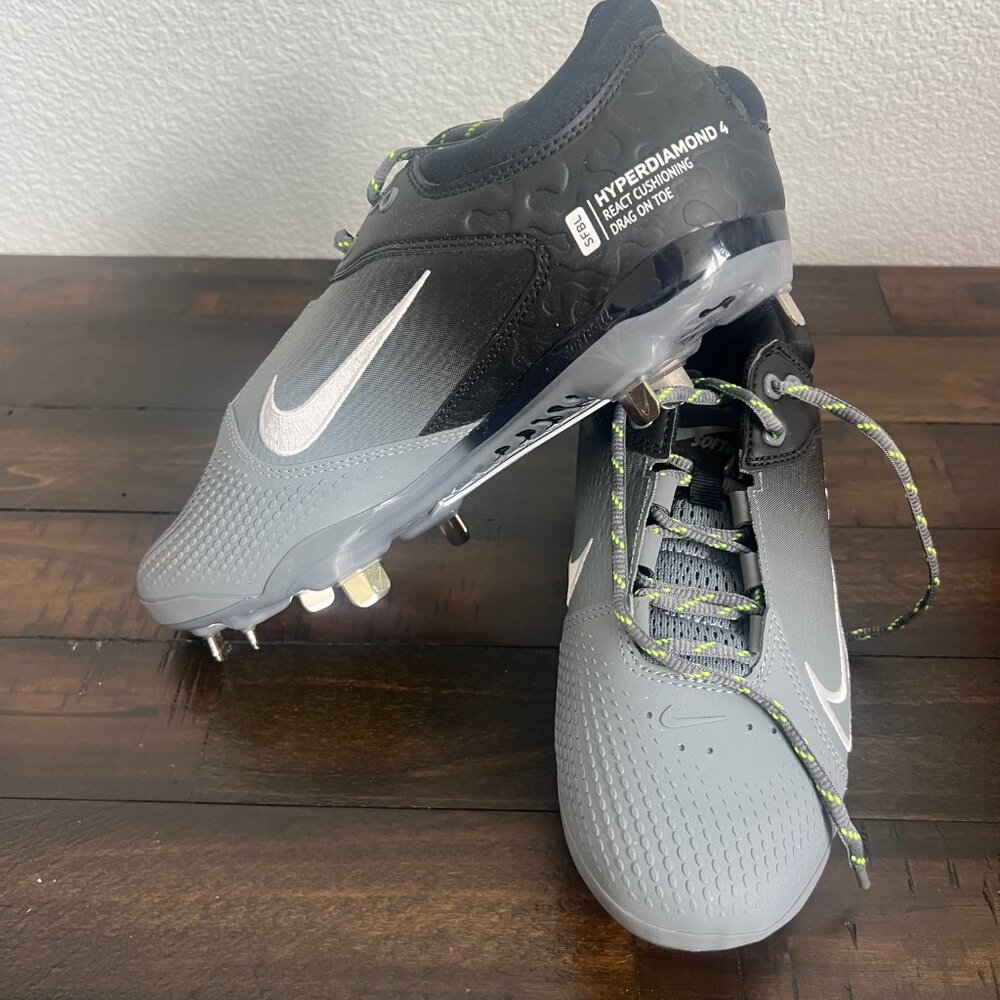 Nike Women's Hyper Diamond 4 Elite Softball Cleats NWOT Size 10
